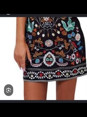 Embroidered Floral Black Mini Skirt